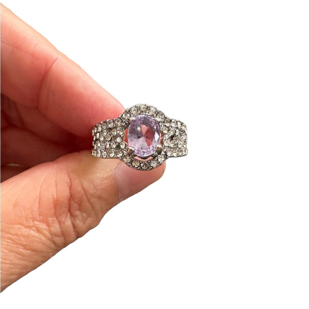 Light Purple Solitaire and Rhinestone Silver Ring